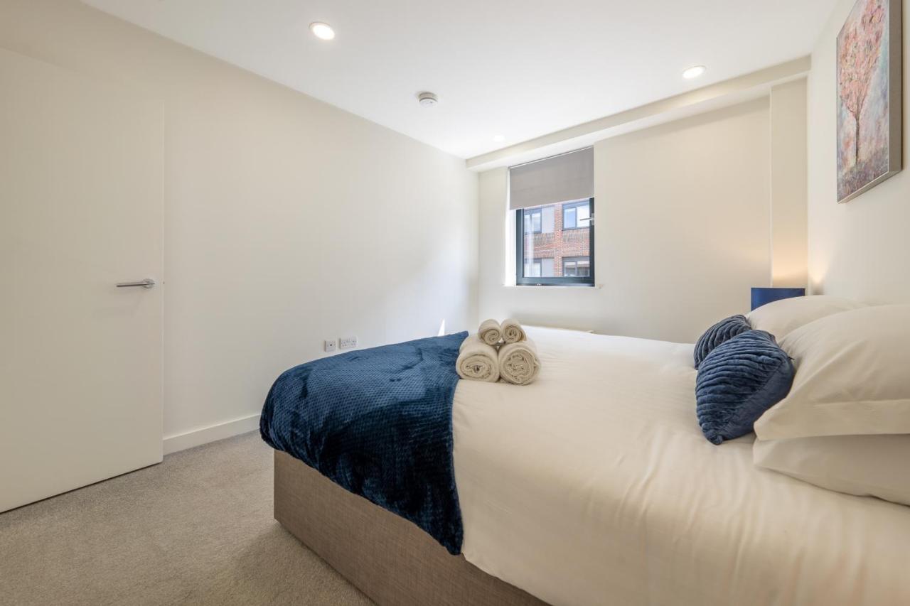 Luxury One Bedroom Serviced Apartment In The Heart Of Bedford Esterno foto