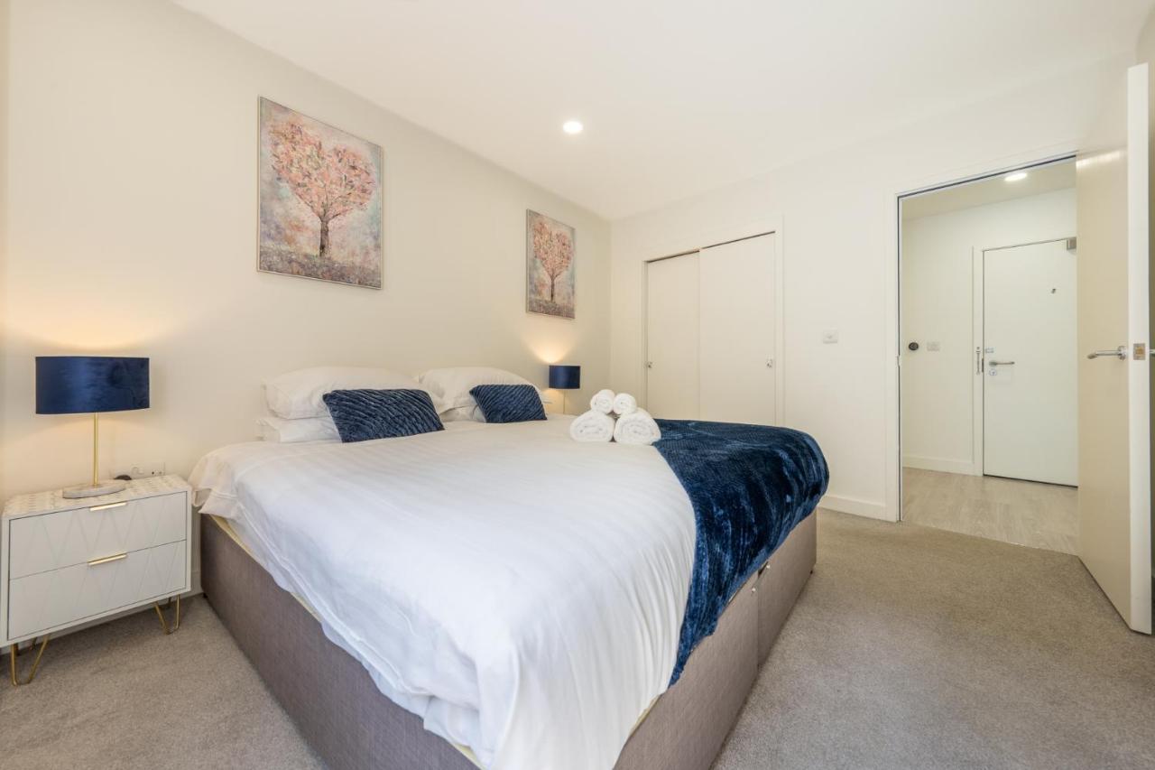 Luxury One Bedroom Serviced Apartment In The Heart Of Bedford Esterno foto
