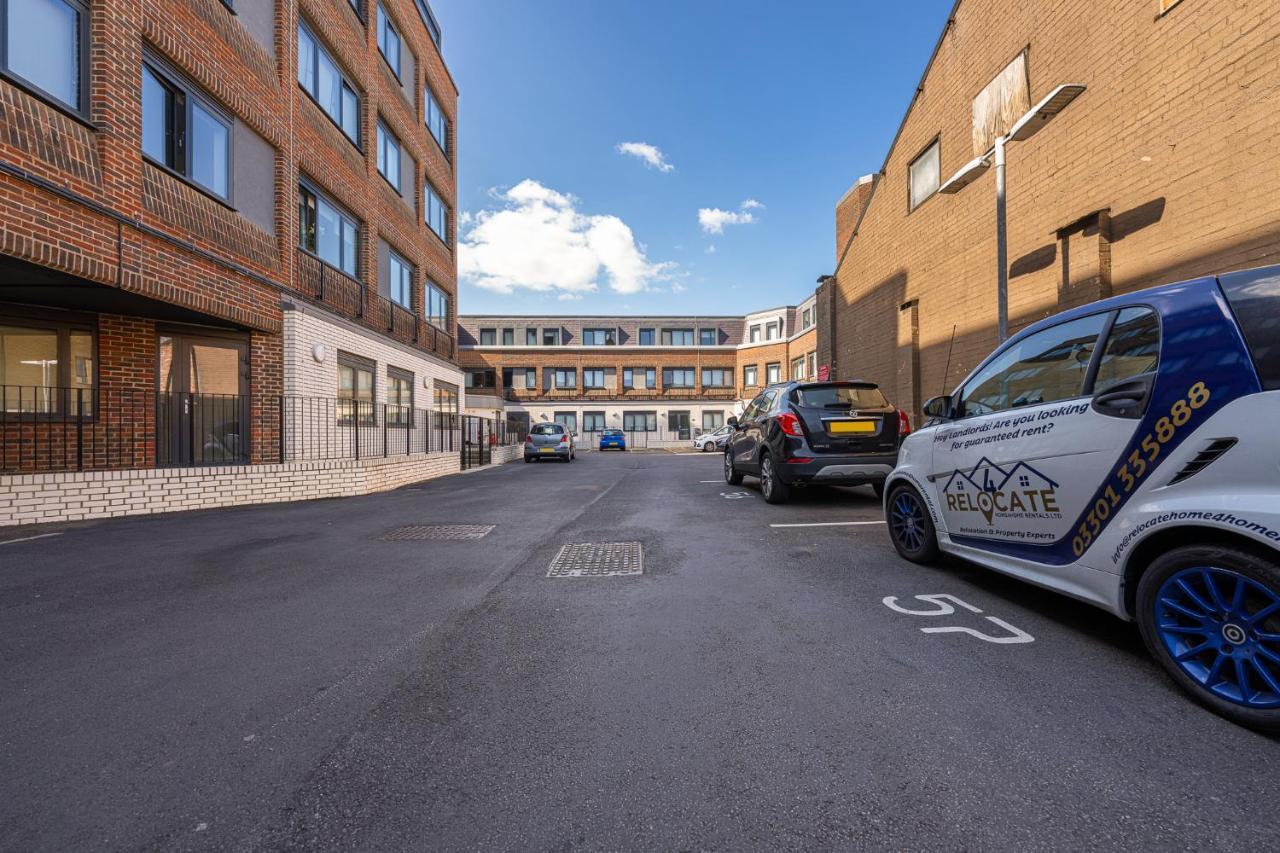 Luxury One Bedroom Serviced Apartment In The Heart Of Bedford Esterno foto